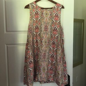 Women’s sleeveless linen tunic top